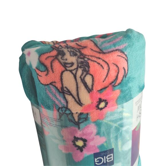 The Big One Disney Princess Ariel The Little Mermaid Oversized Throw - Picture 3 of 3